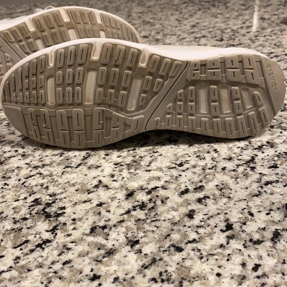 Adidas Cloud Foam Silver-Gray-White Running Shoes - Picture 15 of 16